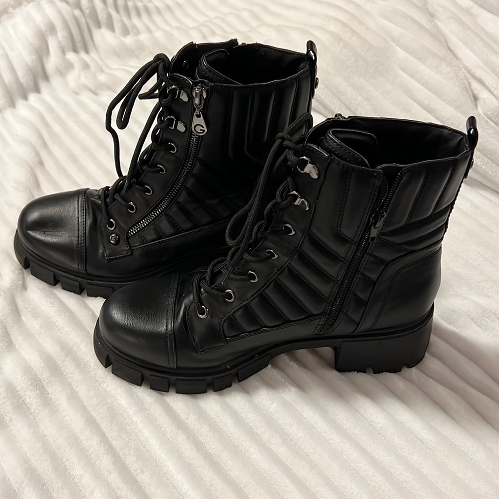Black lace up combat boots for women